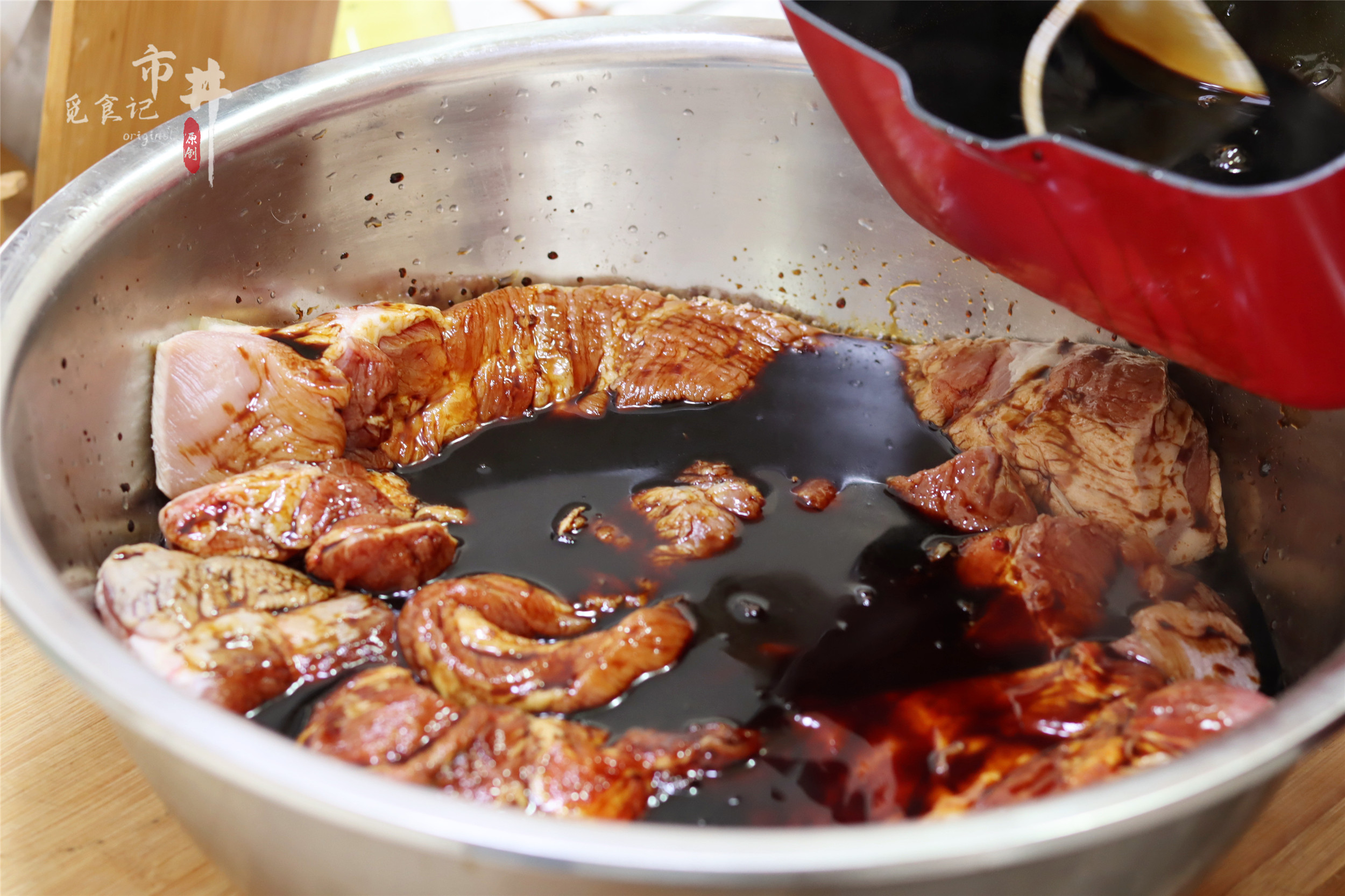 大雪过后要“腌肉”，教你腌酱油肉，比腊肉省事，吃到过年都不烦
