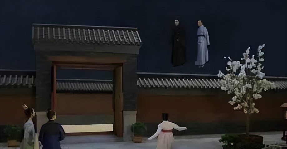 经典剧集的“边角料”，八戒骑摩托、妃子玩手机，谢谢，有被笑到