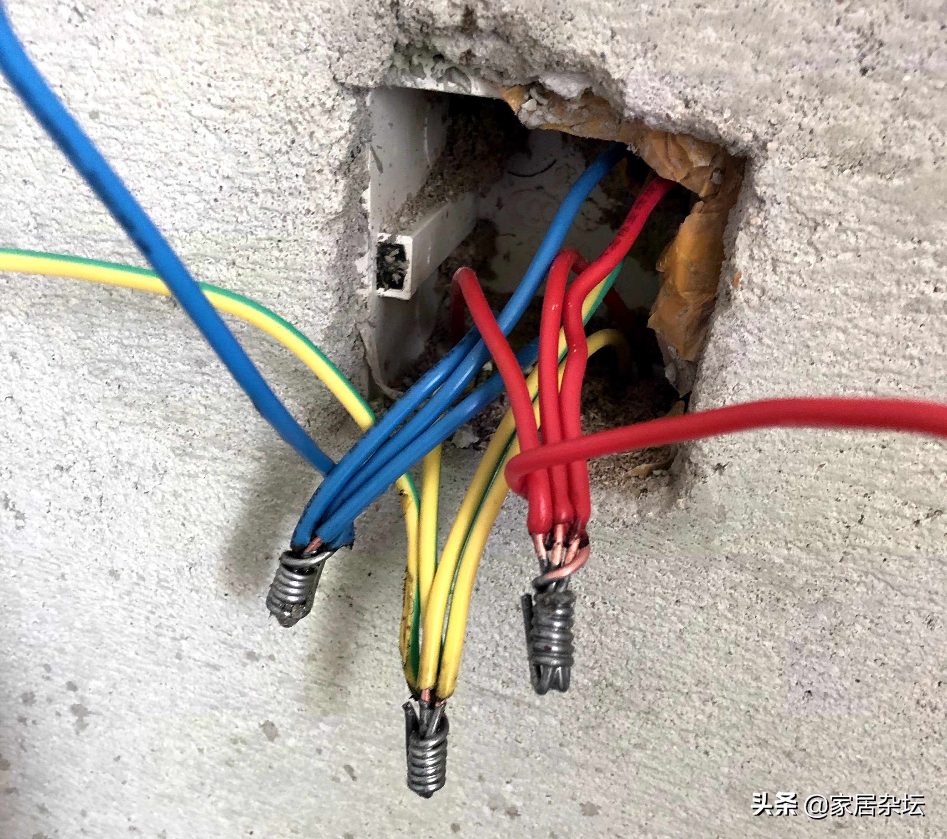 的入户线,是指从我们家的室内配电箱,一直到我们电表下口的这段电线