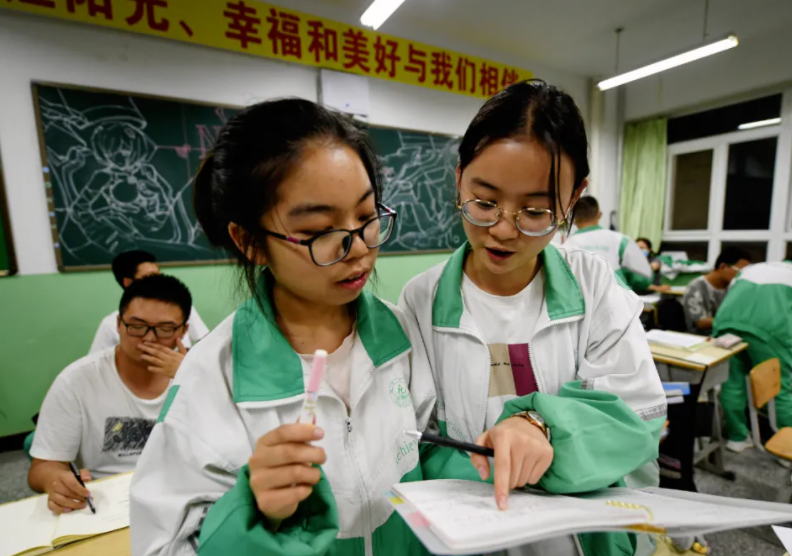 高考分数和模拟考分数差多少？学霸的答案很中肯，考生可以放心了