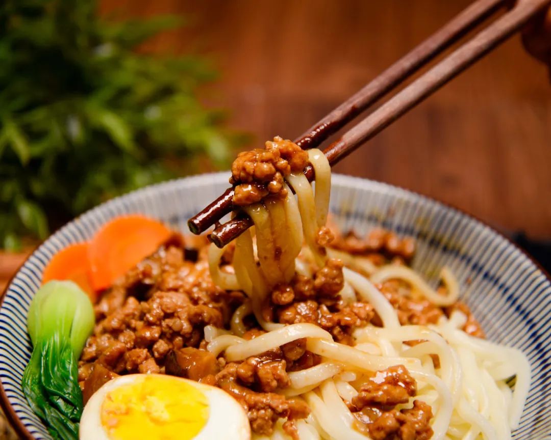 教育部新规：学会做饭从娃娃抓起，但老师和家长不会做饭怎么办？