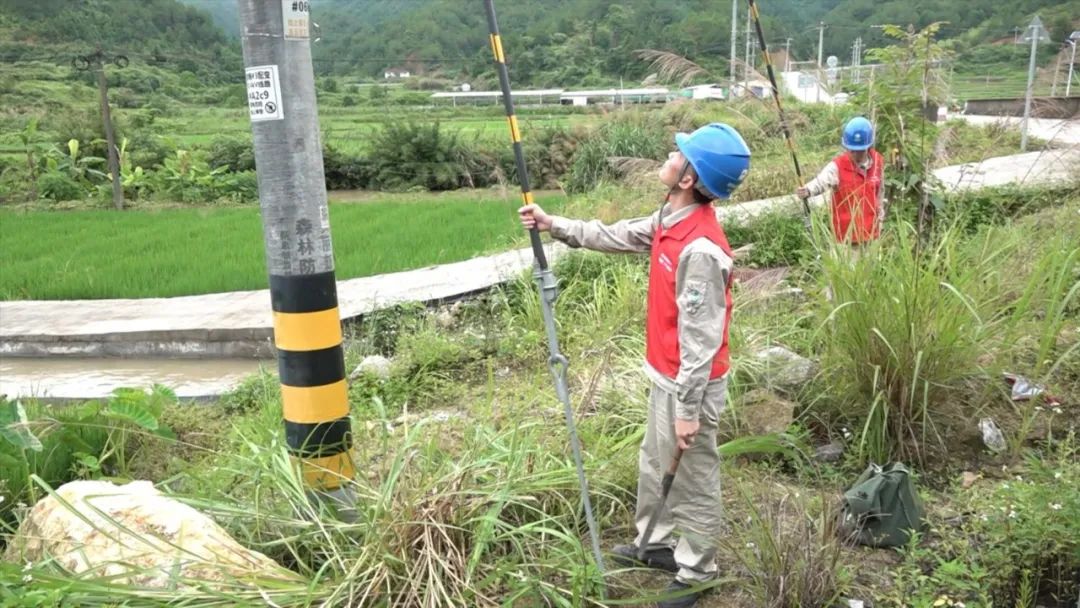 「防灾减灾」连城供电部门：闻“汛”而动保供电 入村入户保安全