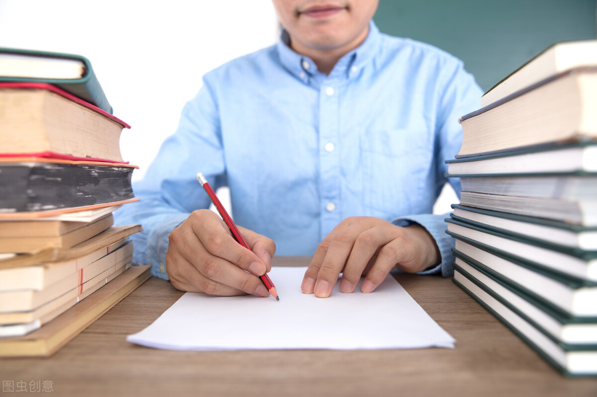 有人问，在学校中层领导中，哪个职位好？人事科科长给出了答案