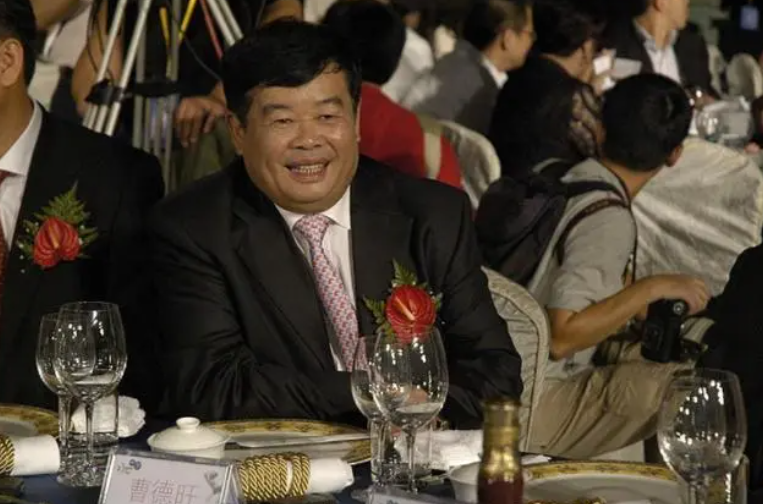 玻璃行业王者曹德旺（曹德旺坦言没有借助哥哥的任何资源）