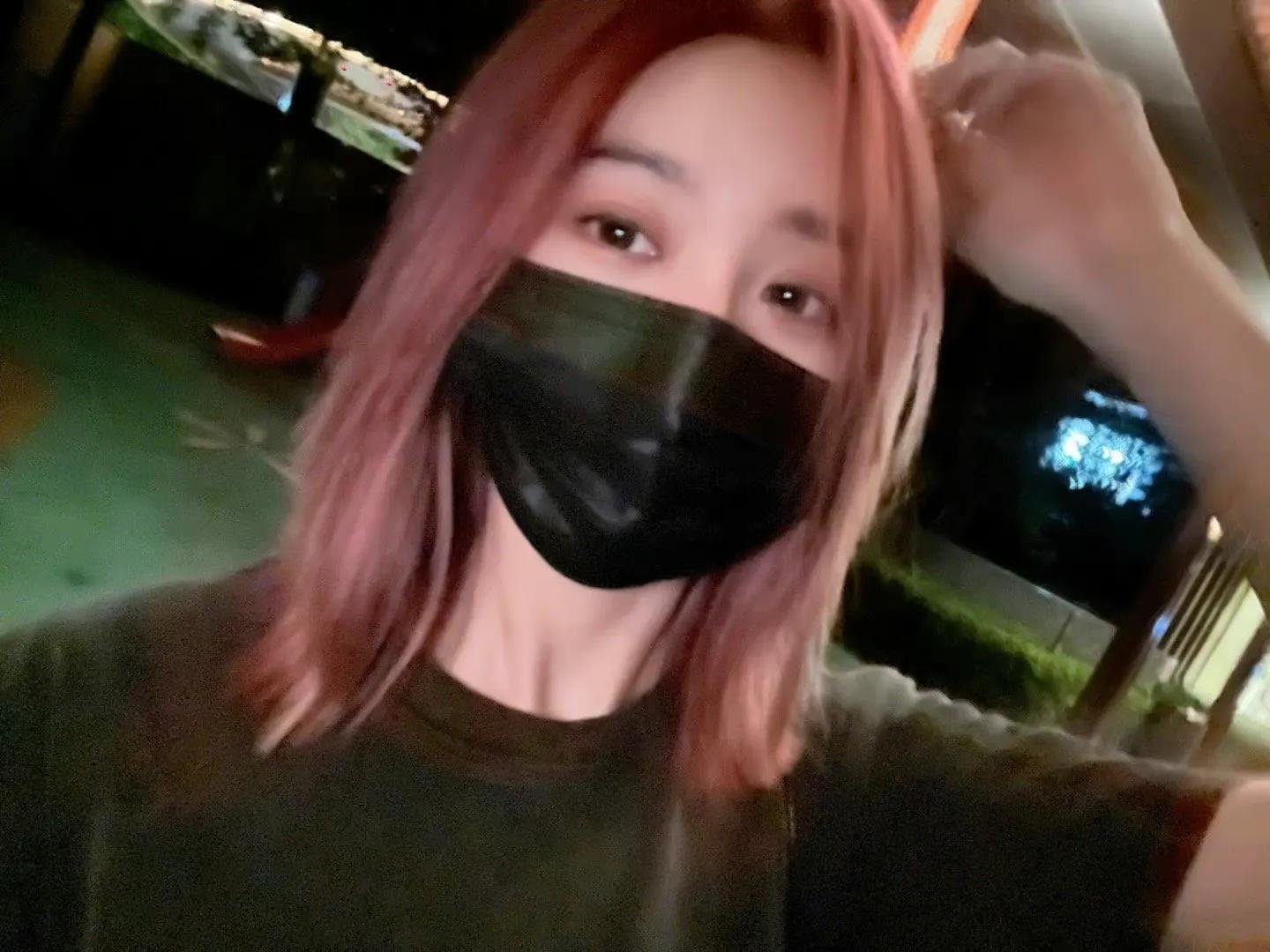 新发型的徐艺洋