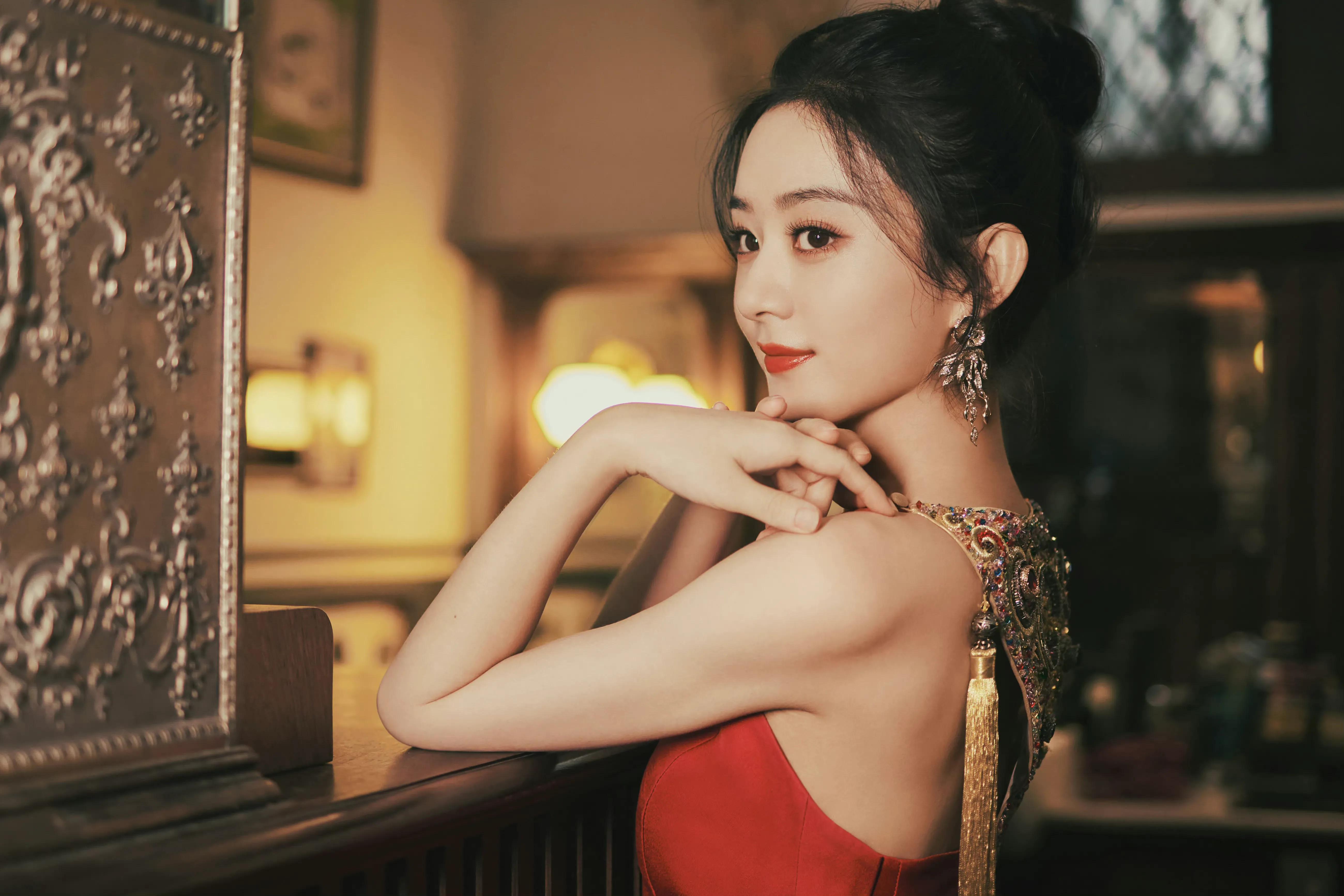 孙怡、赵丽颖红色礼服状态迥异，有没有爱情的滋润肉眼可见