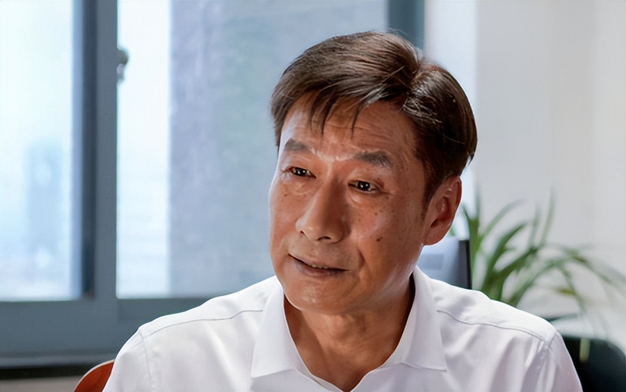 濛》中的陆尔豪,也是《都挺好》中的苏明哲,也是《战长沙》中的刘明翰