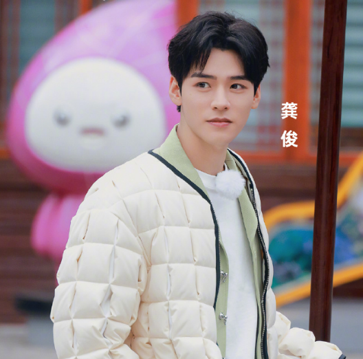 极限挑战第八季免费观看不卡(极限挑战：面对贾乃亮诱惑，龚俊、黄景瑜不为所动，骑完八公里)