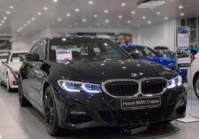 宝马3系325lim曜夜运动款