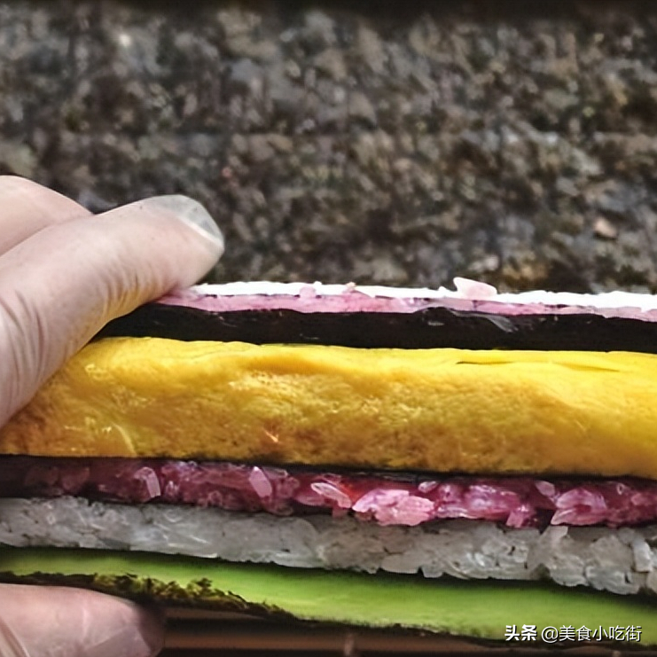 寿司怎么做好吃（教你一个寿司简单又好吃的做法，十分钟搞定，快收藏）