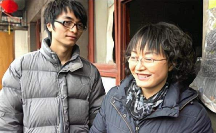 17年前，14岁湖南男孩扒飞机在万米高空飞行1.5小时，后来怎样了