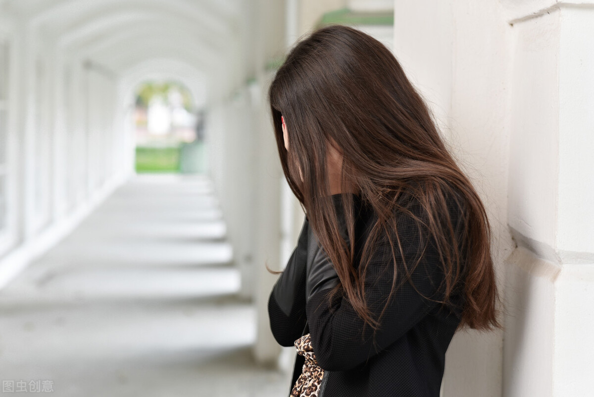 结婚一年老公意外去世，听父母安排打掉三个月孩子，这选择有错吗
