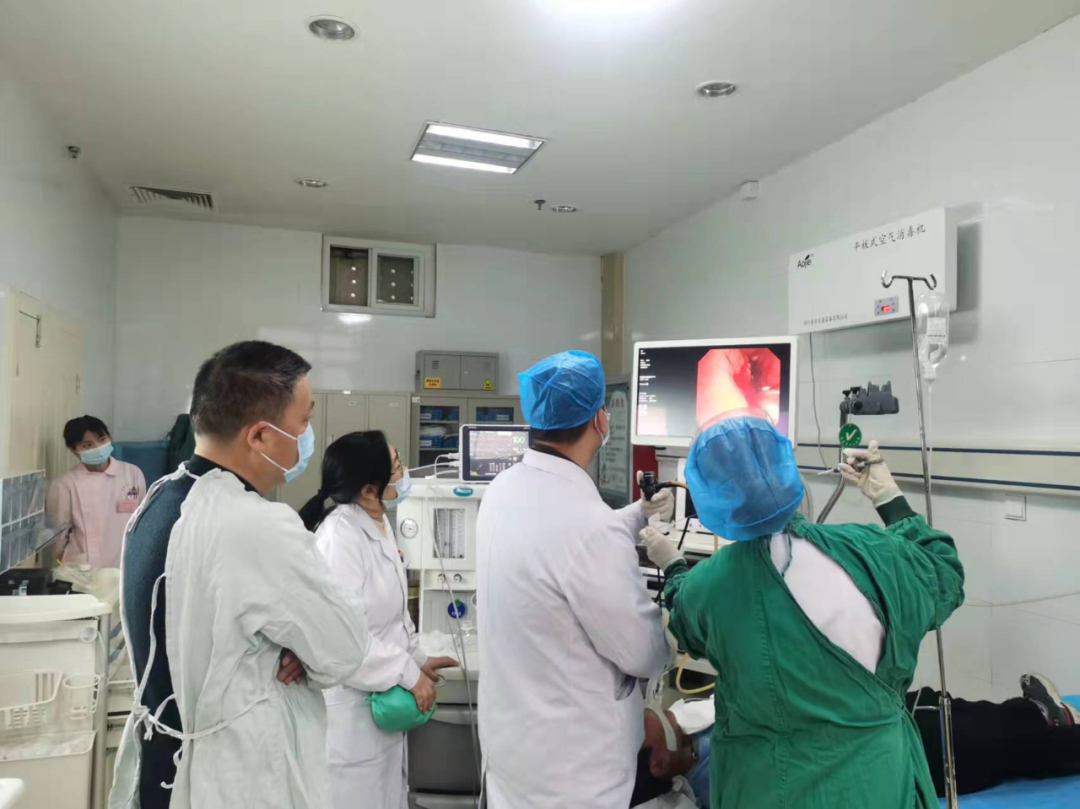 渭南市中心医院完成首例全身麻醉下小儿支气管镜异物取出术
