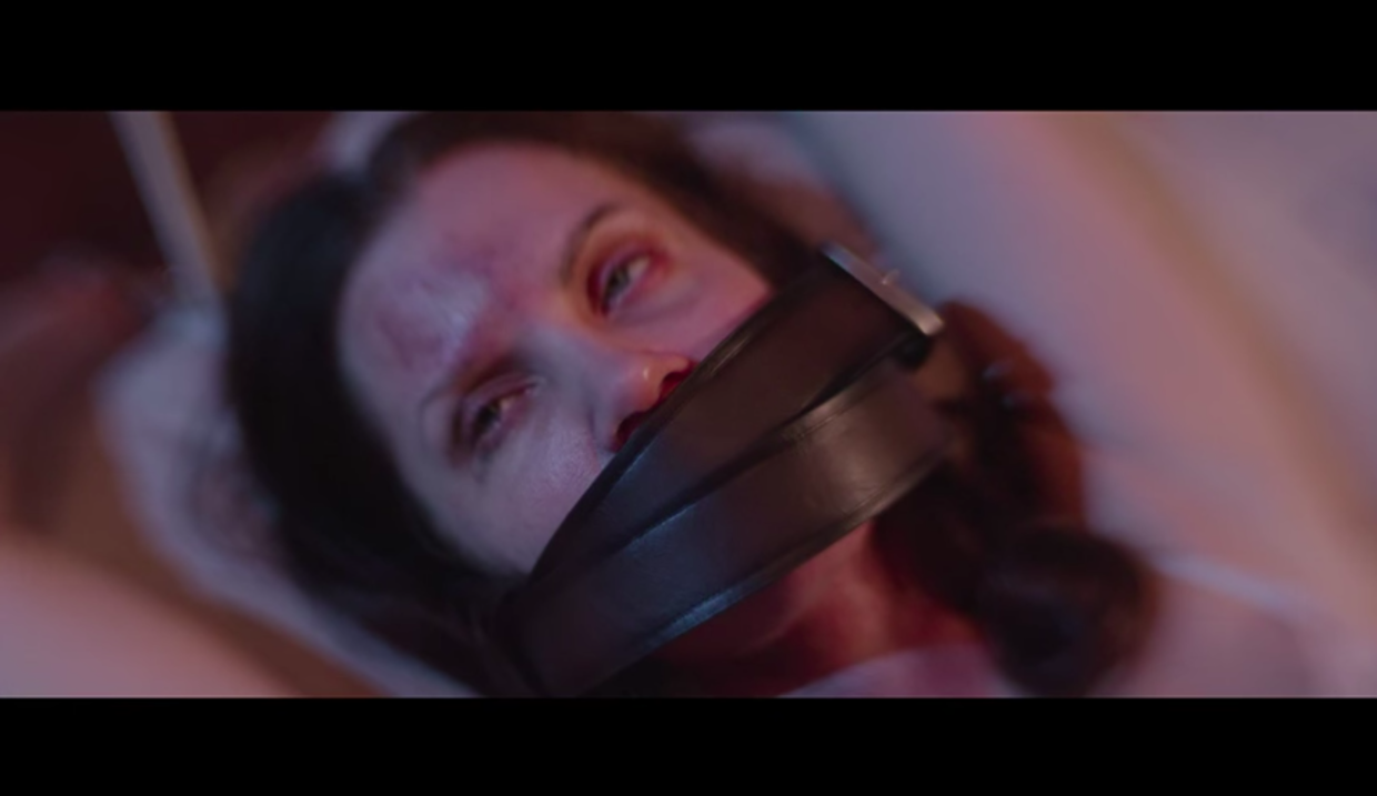 恐怖的结局！女演员在伦敦接受面试工作，但被灌了药，成了很多人的性奴隶。