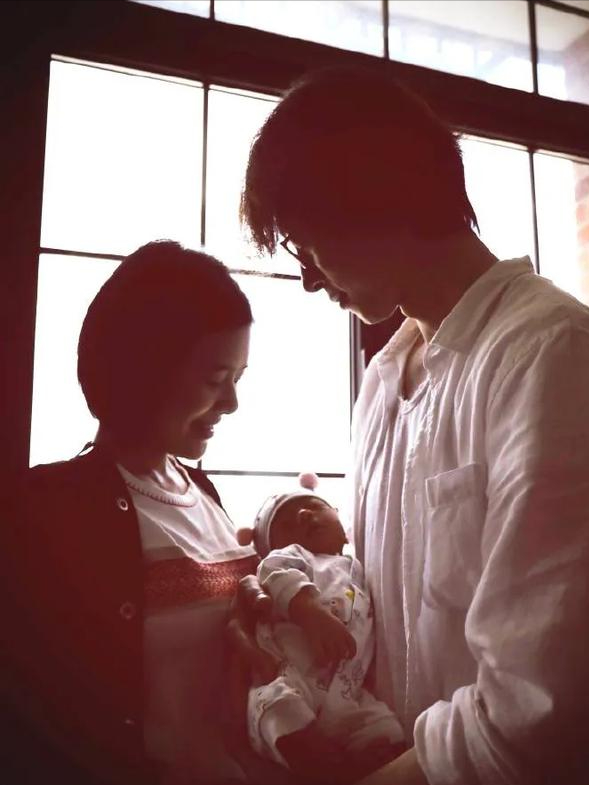 北京卫视主持人陈晨 文娱播报主持人陈晨-佳迪双