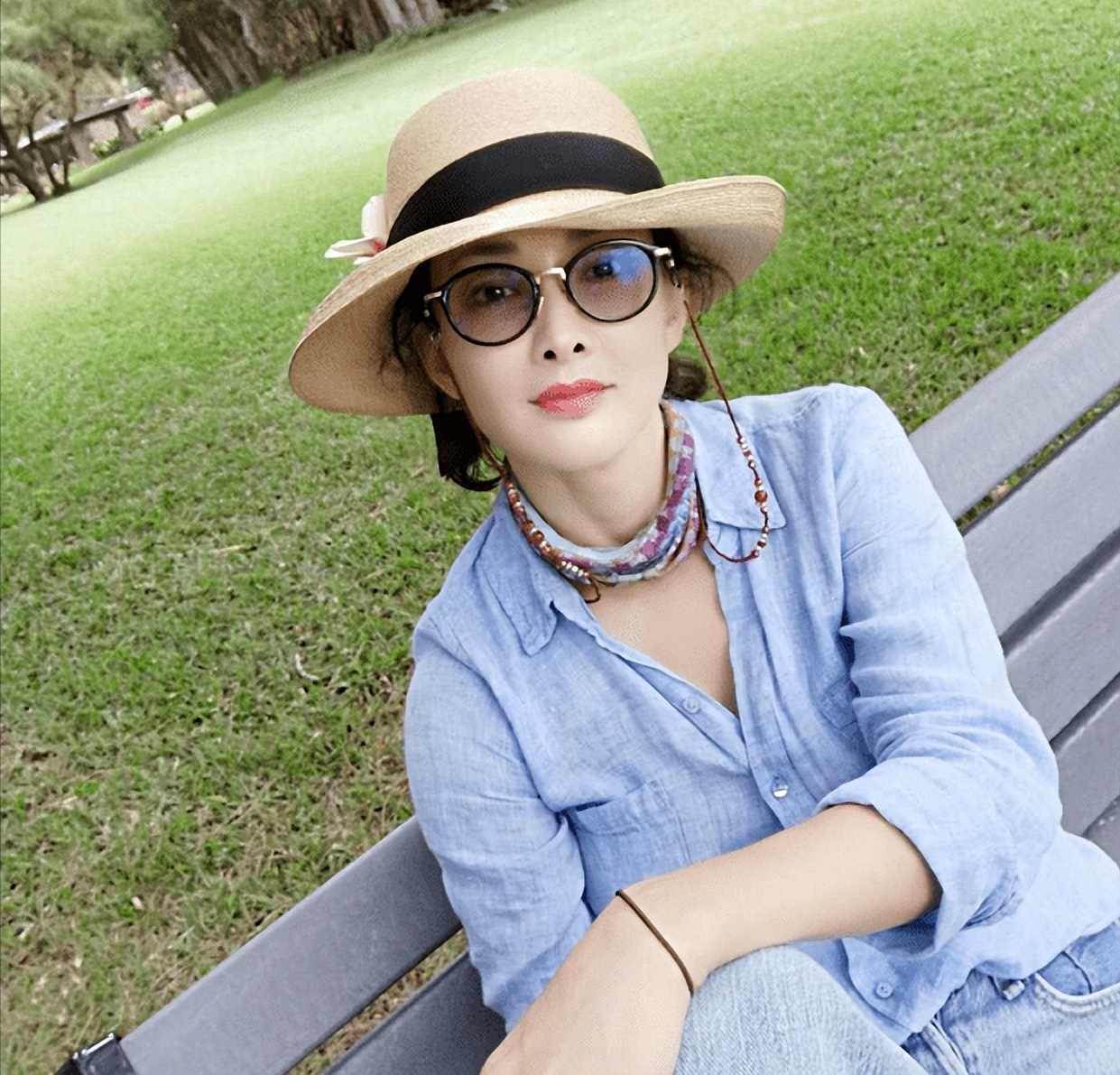 皱缇格个人资料(初代春晚带货女王牛莉) - 散下步