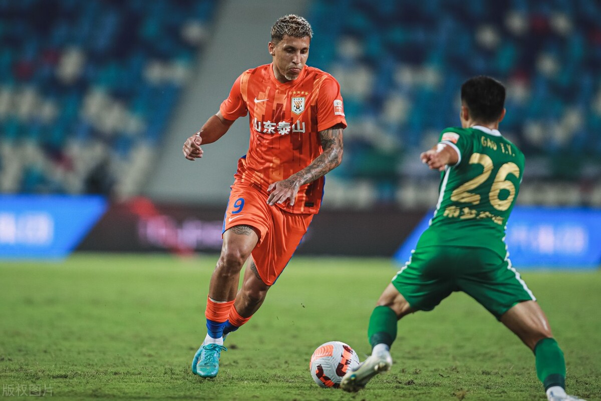 被质疑是水货(山东泰山0-2不敌升班马,外援被质疑