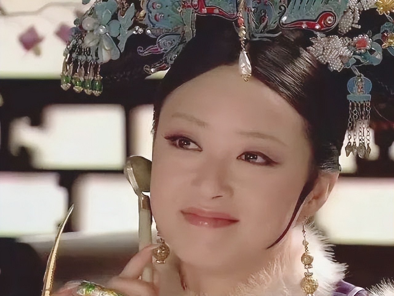 《甄嬛传》:从天黑等到天亮的华妃,她的"痴爱"皇上,太不简单