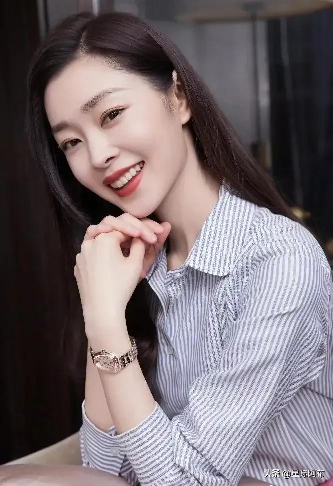 宋轶最迷人的当数她的眼睛。一双水汪汪的大眼睛，脉脉含情
