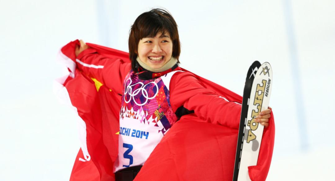 冬奥冠军徐梦桃结婚：拿了40多块金牌后，她在《浪姐3》一鸣惊人