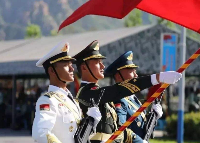 有军旅梦的大学生注意了，直系亲属没有污点，政审也会受影响