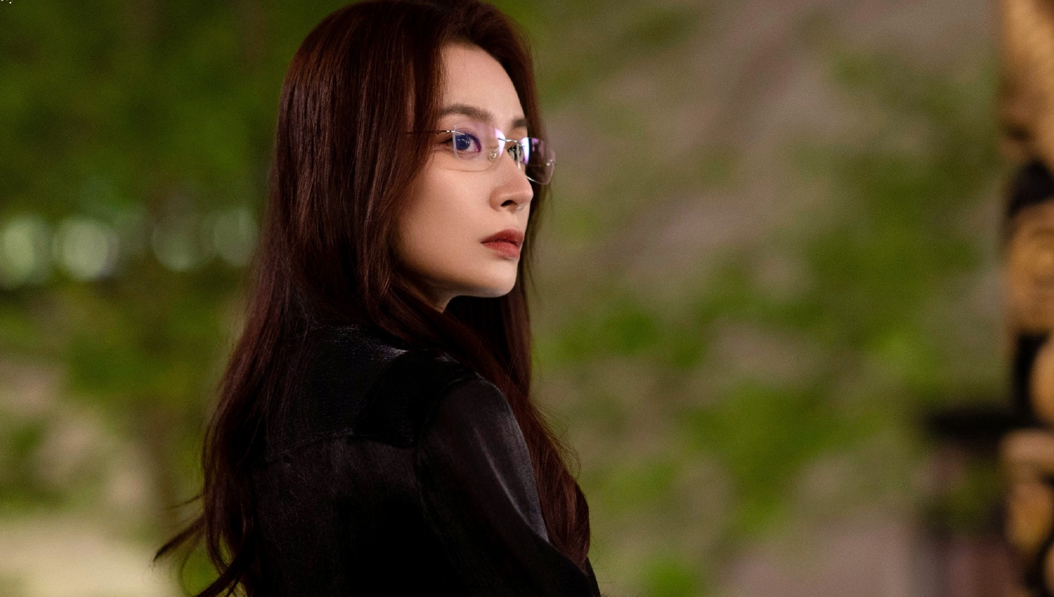 冯嘉怡也是一位黄金配角了,《风吹半夏》中的光头形象令人印象深刻,精