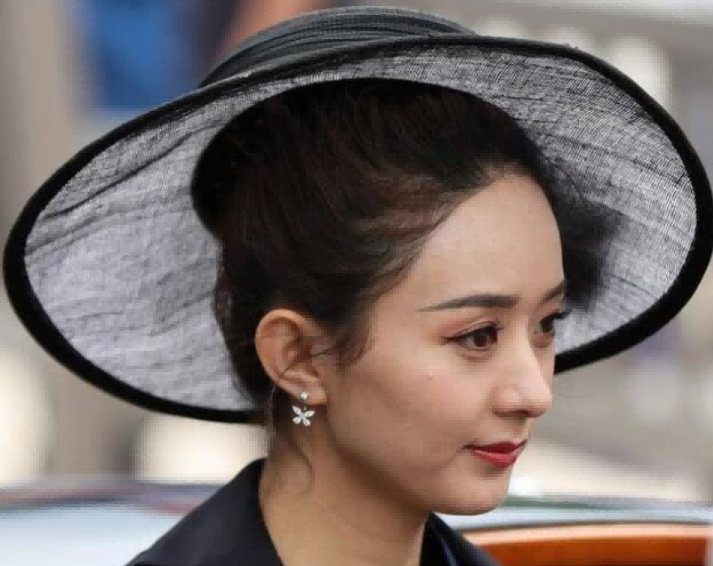 痘痘脸、赘肉、五五分！生图里的女星，让我看见了人间真实