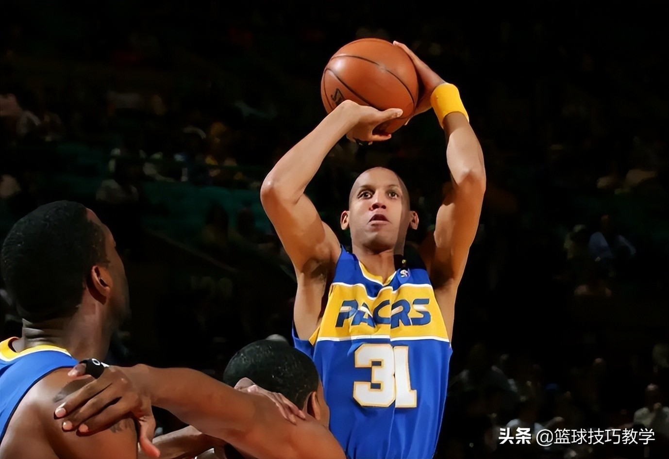 投篮的正确手型和姿势(篮球投篮技巧和方法)-币圈之家