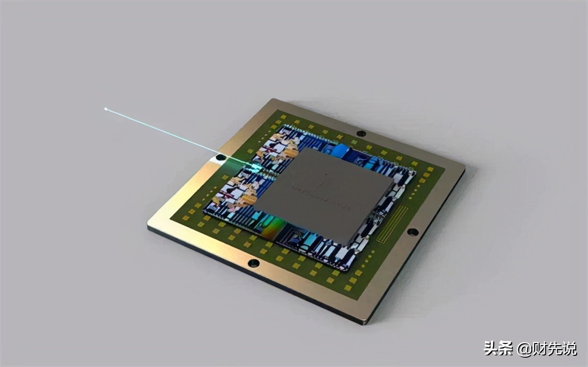 「芯片光子」光子芯片有哪些（首款光子芯片问世，算力比GPU快数百倍）