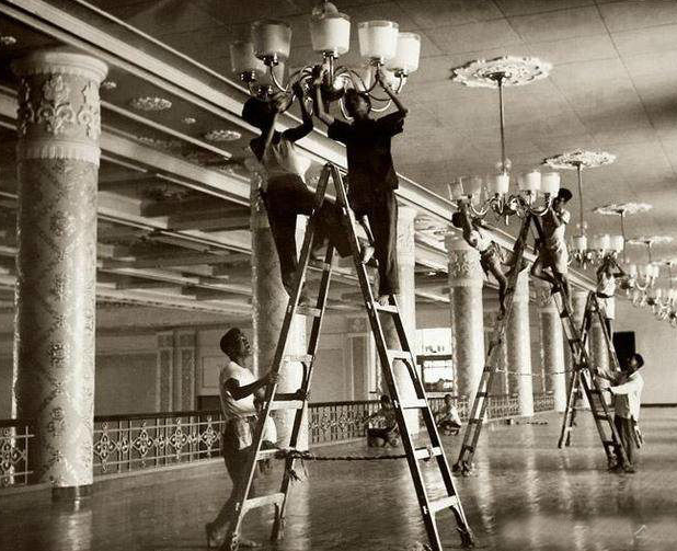 为何要建人民大会堂？为何叫人民大会堂？谁为人民大会堂起的名？