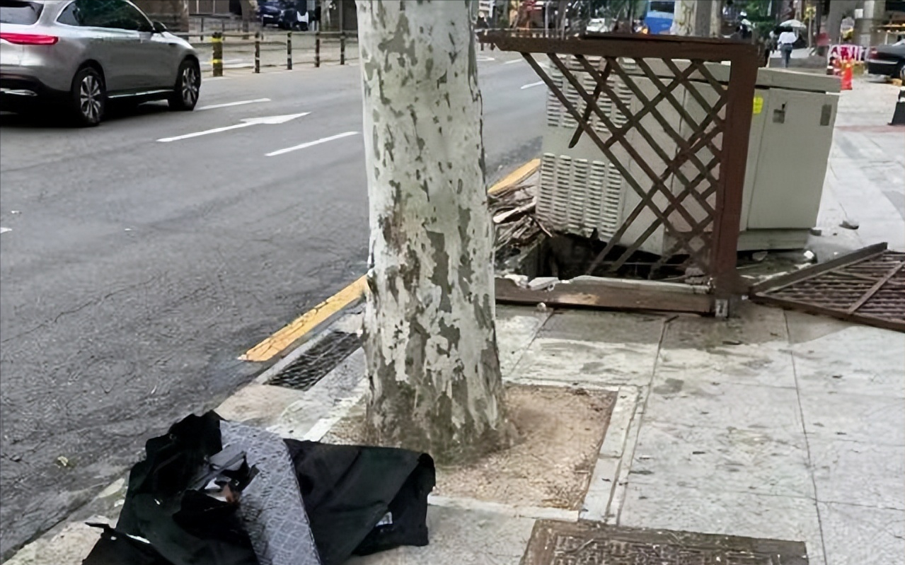 做核酸插队，酒后逃逸，随地大小便，这12位明星素质堪忧