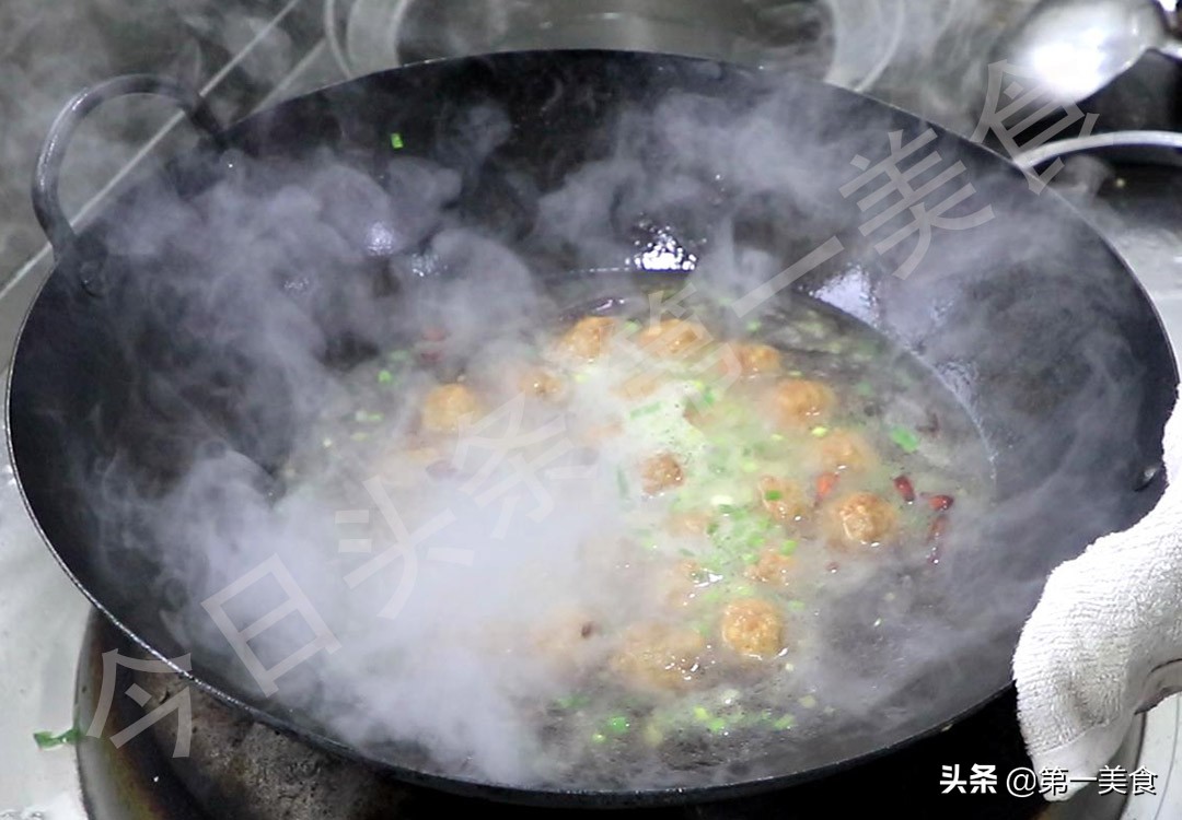 家庭豬肉丸子的做法,家庭豬肉丸子的做法,簡單又好吃