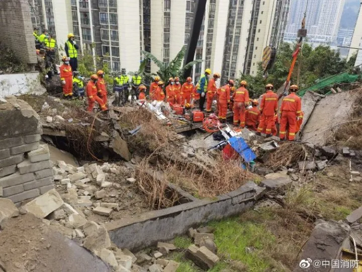 重庆一单位食堂坍塌 已致3人遇难（疑似食堂燃气泄露燃爆）