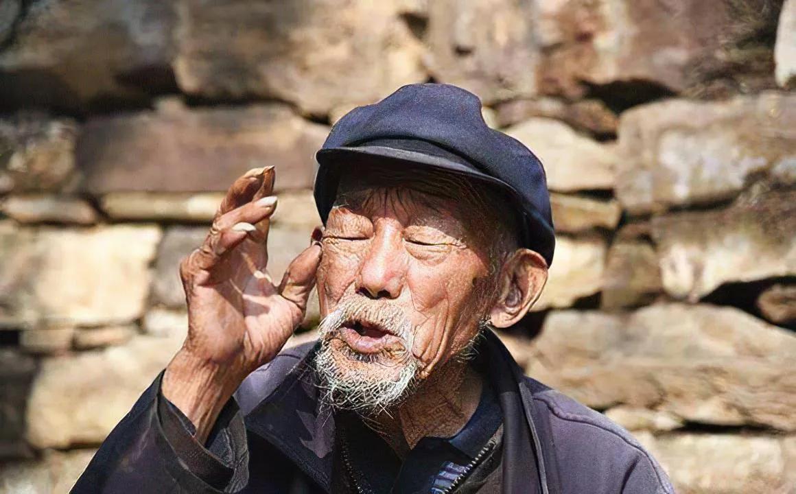 《人怕三长二短、香避二短一长》:三长两短指的什么意思(礼记中含有二的句子)