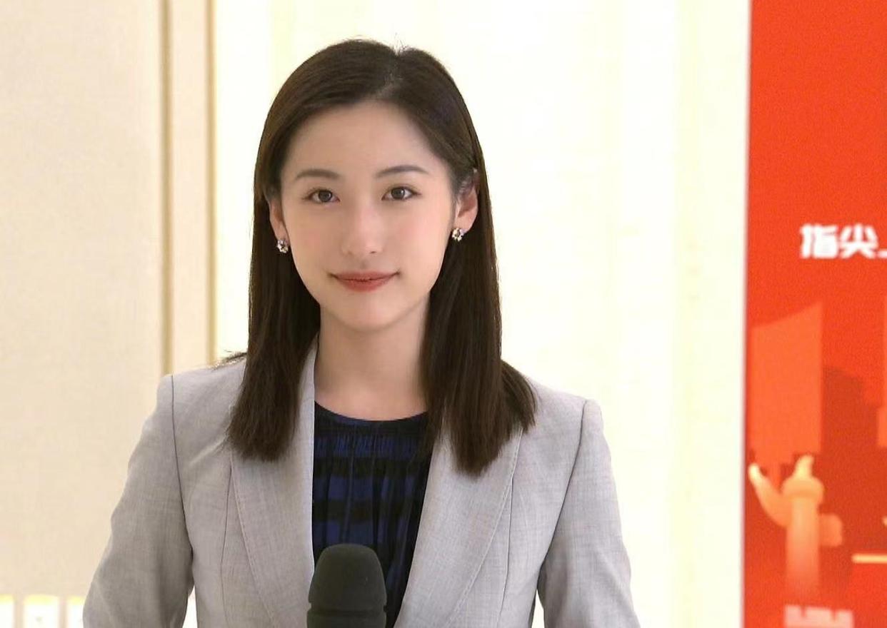 央视女记者(央视90后记者孙雨彤走红,口齿清晰气质好,其履历更是惊艳