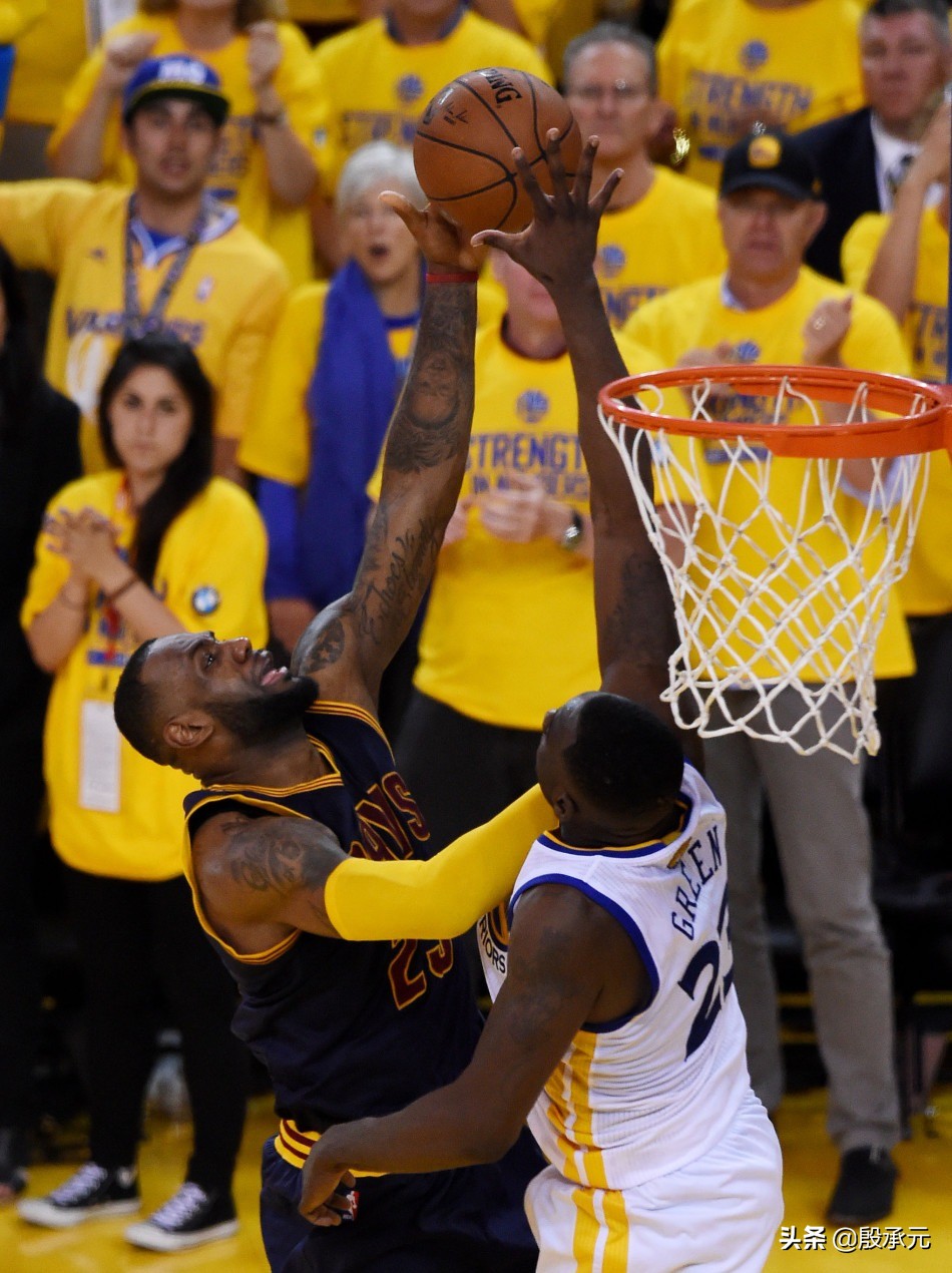 nba历史篮板榜(近十年NBA季后赛总篮板前五没有中锋，除了詹姆斯还有谁)