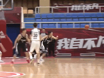 nba犯规战术有哪些（你印象最深的NBA赛场上恶劣的犯规有哪些？）-华海博客