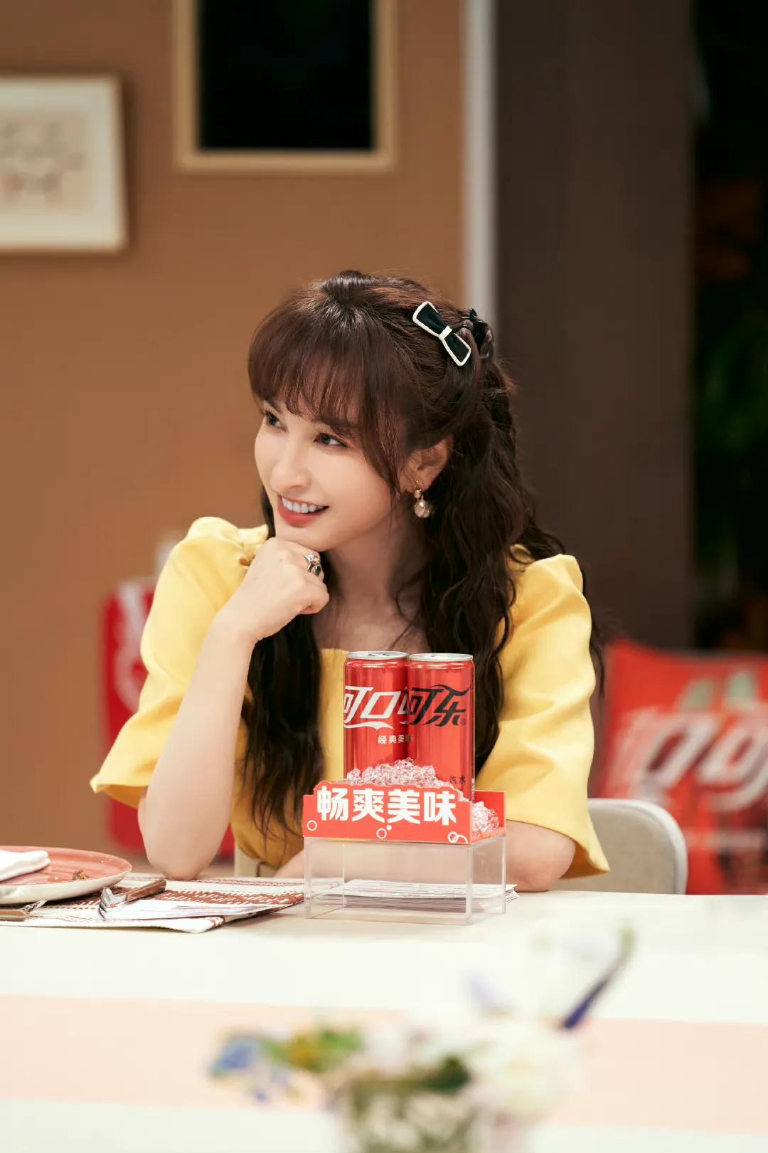 吴昕近期参加综艺穿搭