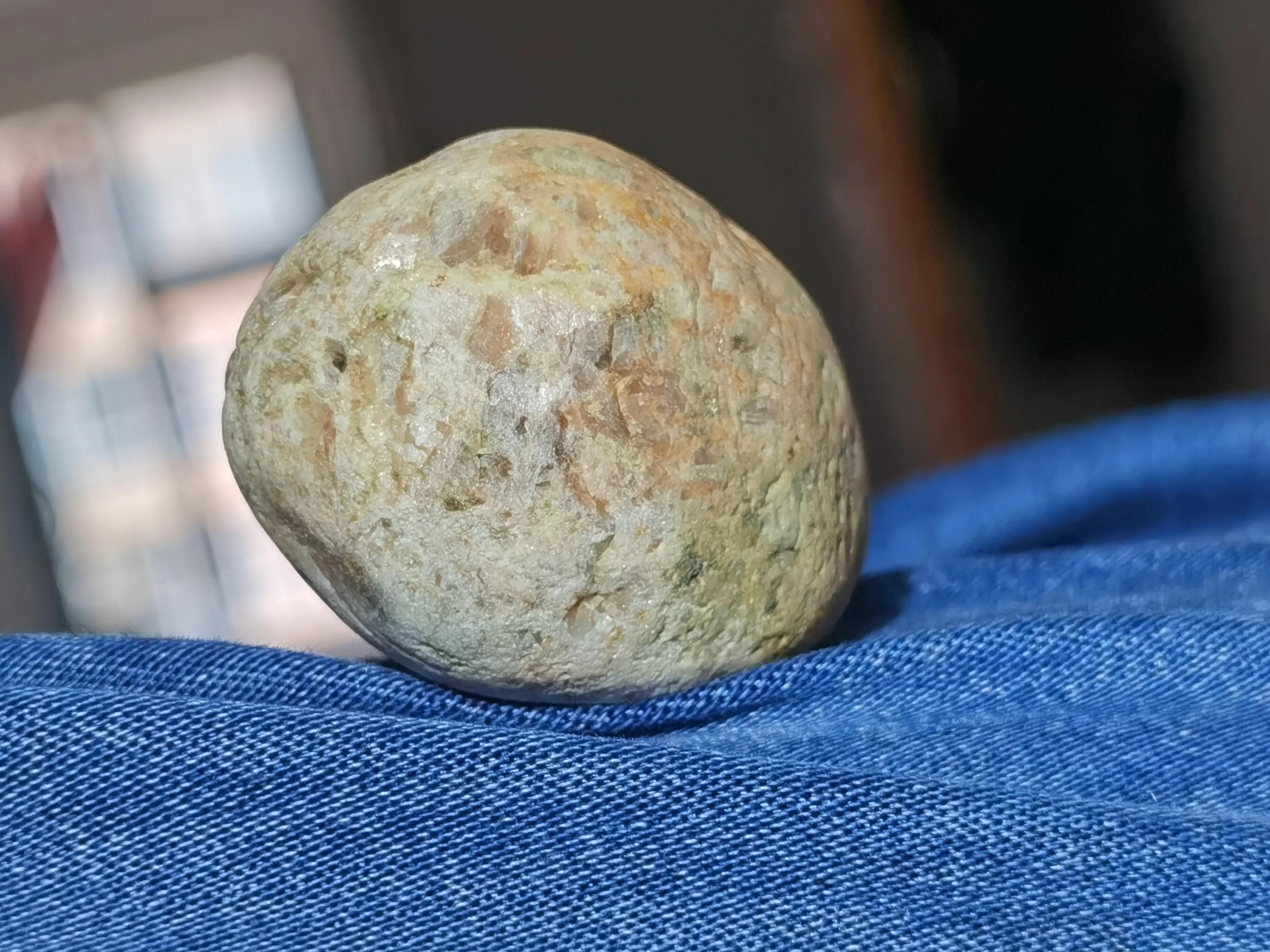 有点象橄榄石陨石