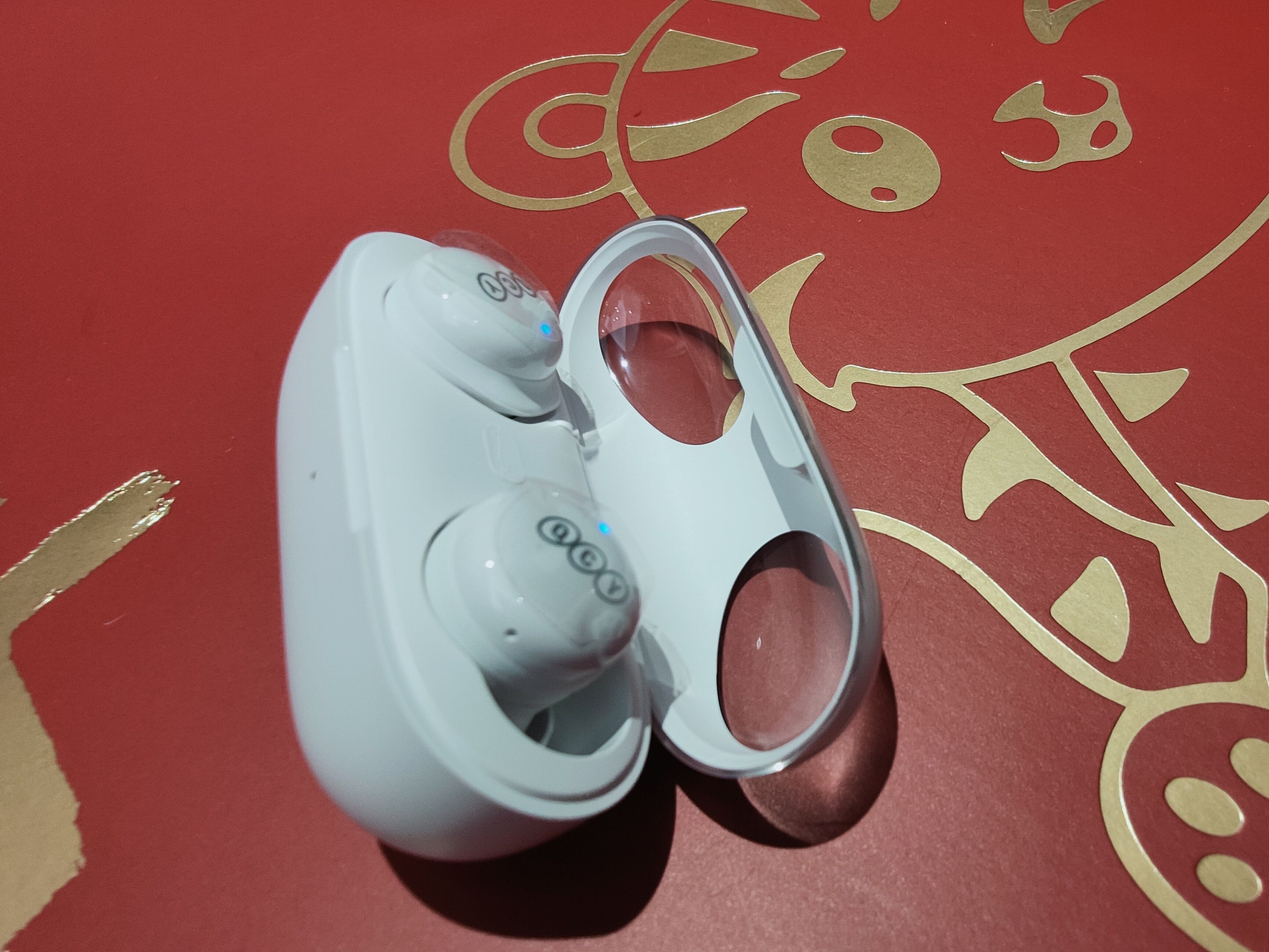QCY又出新品啦！白净透视窗T17S来啦