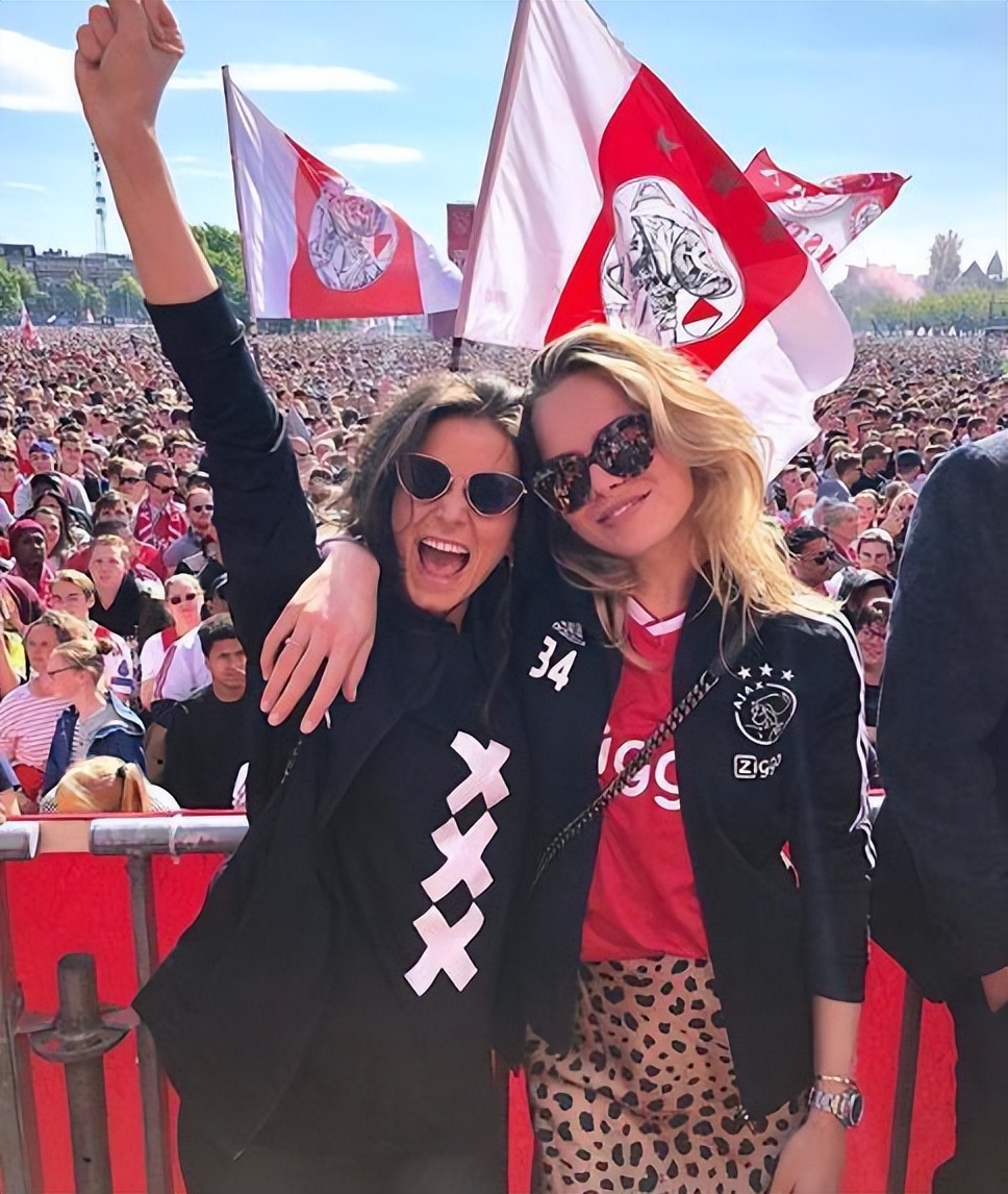 2022世界杯荷兰队球衣（世界杯再现橙色风暴，荷兰队为何要穿橙色？原因竟是个谐音梗）