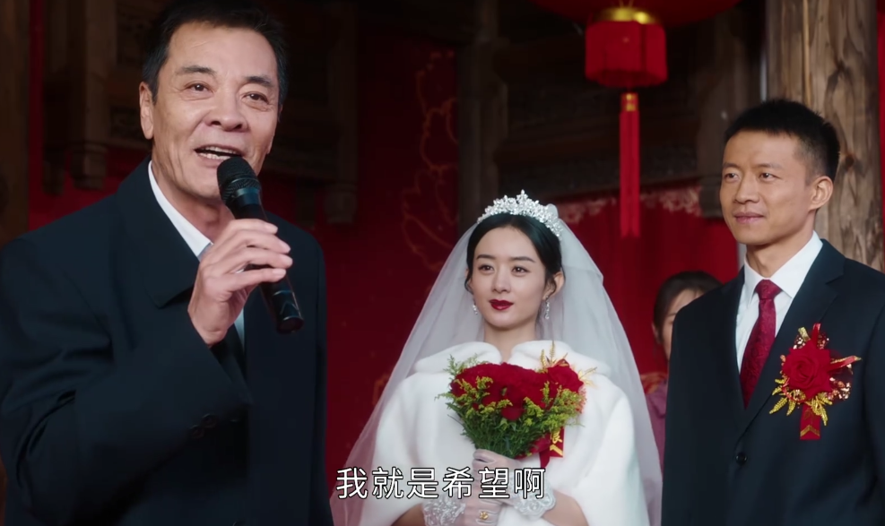 赵丽颖的细纹，老太太发黄的背心，扑面而来的寒酸才是真正的穷人