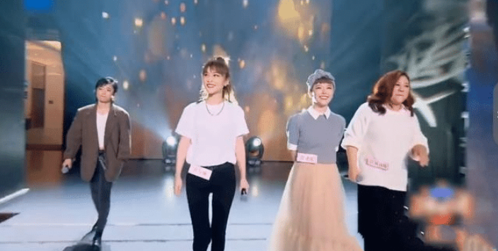 明星“装熟”被打脸有多尬？被保镖“叉出”、台上撕脸，尬到抠地