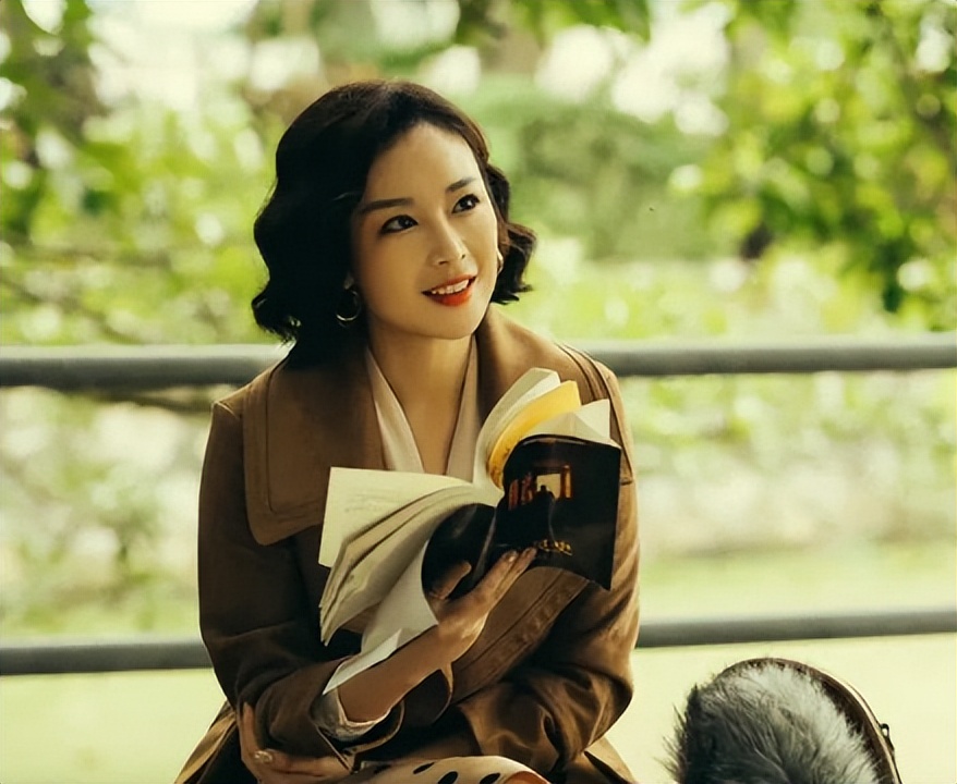 从此有了一张大嫂的脸,那就让我们期待这个大嫂日后更加出色的作品吧