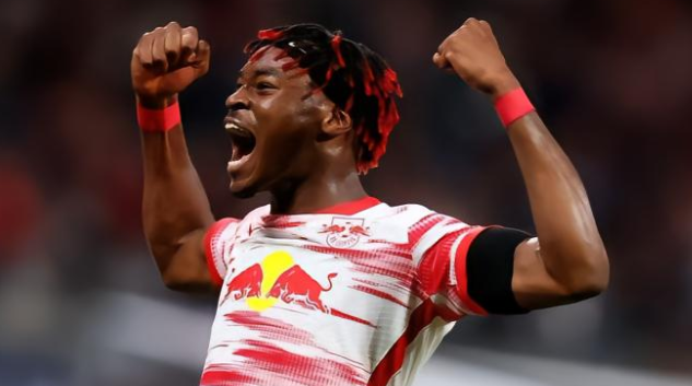 后防小将发挥不俗（1球2助攻！22岁法国后防帝星闪耀德甲，开价4000万欧，6豪强哄抢）