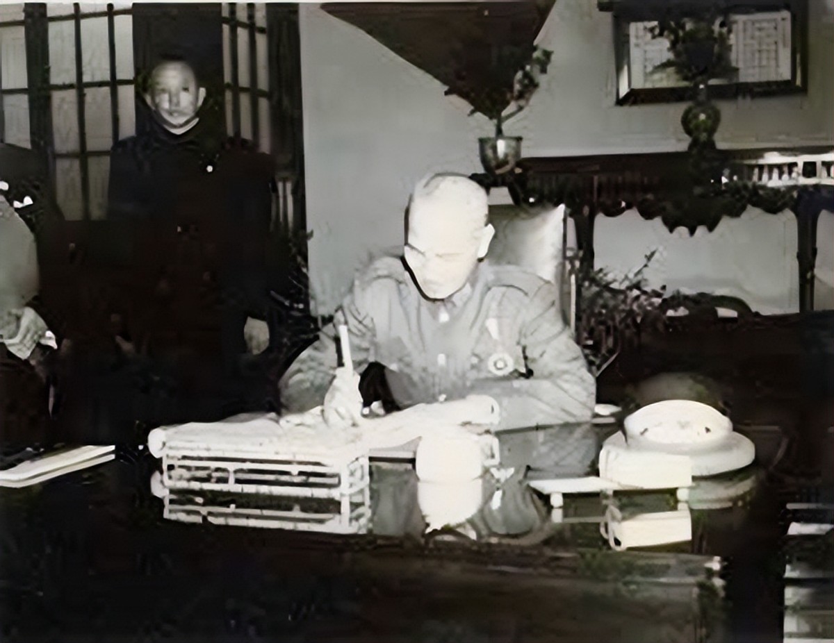 �����������䣺Ǳ����Ӫ�߲���꣬��������Ĺ�������ֻ������