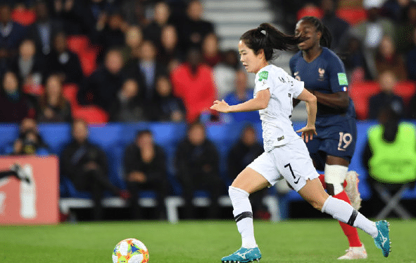 女足运动员写真(李玟娥双响!