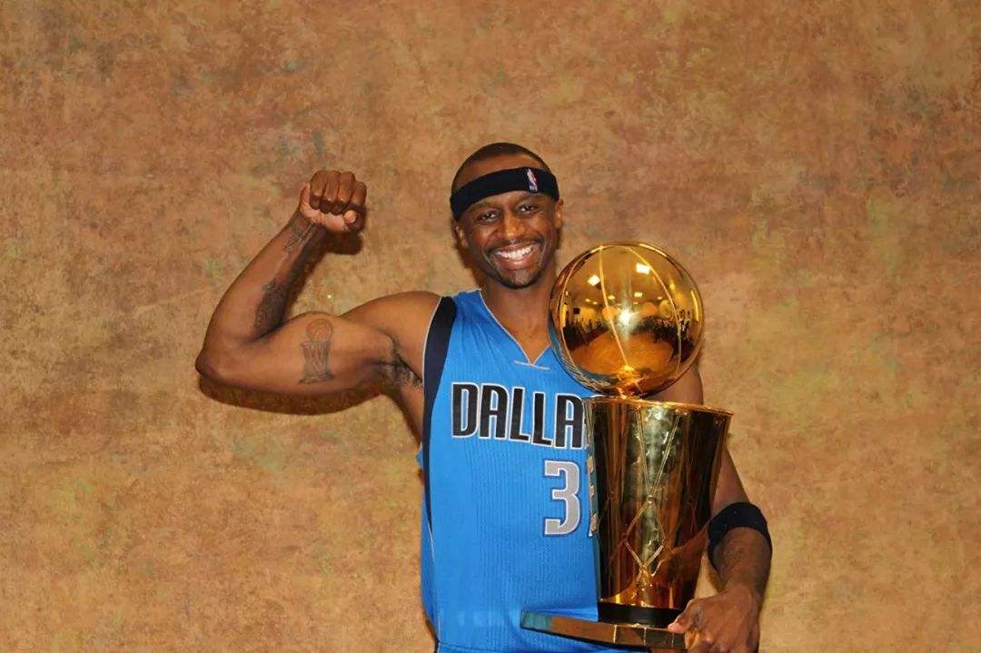 盘点：NBA历史十大神经刀，一人拿球九人慌，人人都是乔丹