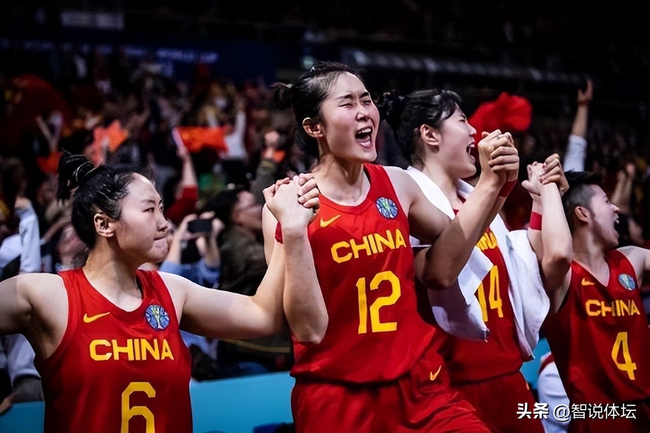 女篮决赛比赛时间(中国女篮与美国队比赛结束，曝3人获美国球探关注，未来有