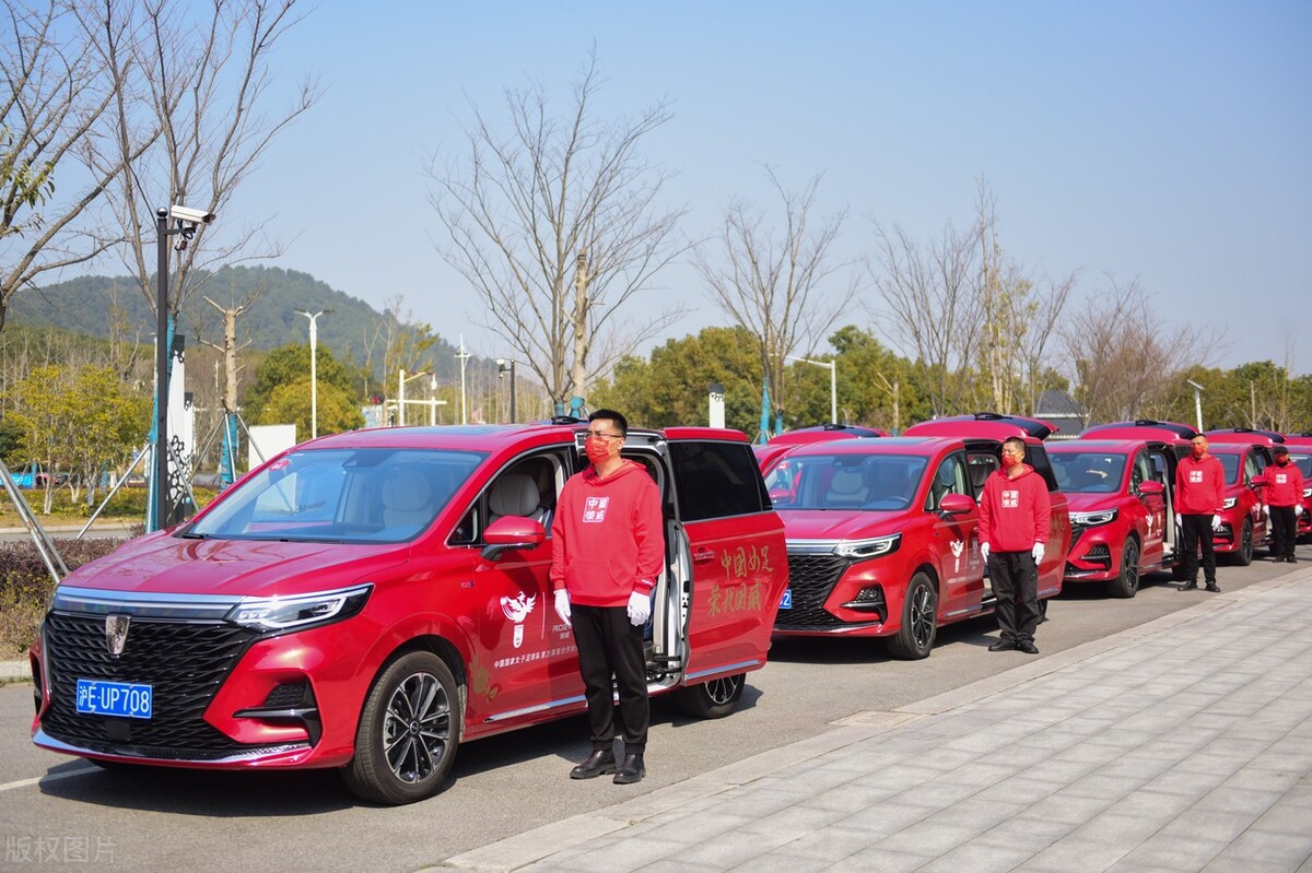 谢谢中国女足(中国女足结束隔离，获赠百万元定制服饰 水庆霞感谢苏州：福地)